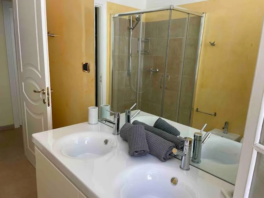 Villawoho Spacious Terraces, Panoramic Seaview In Quiet Area Menton Apartment